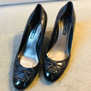 Black bandolino pumps